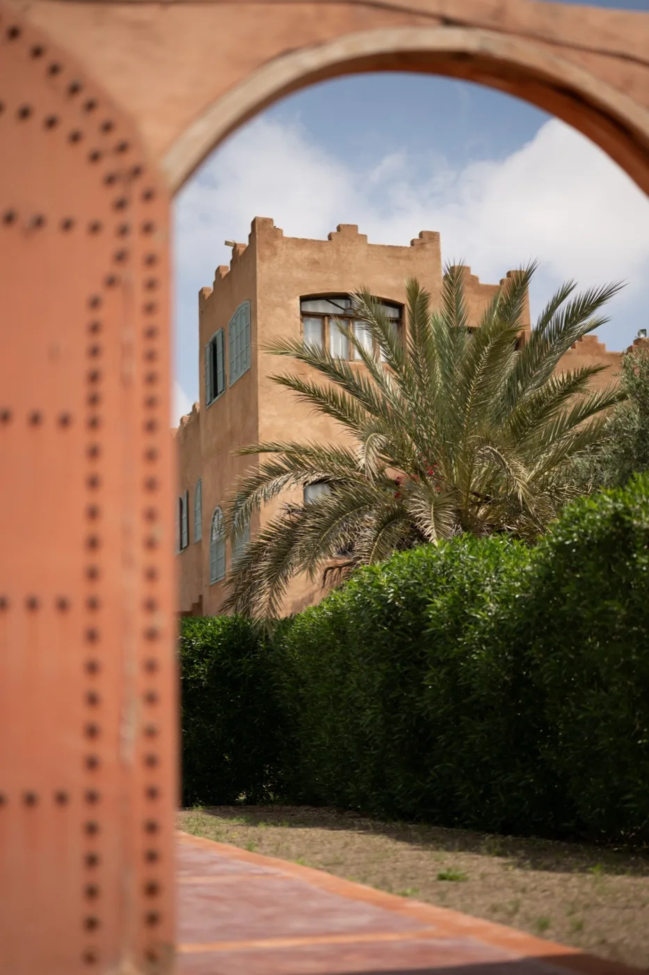 Jenan Mayshad Hotel archway
